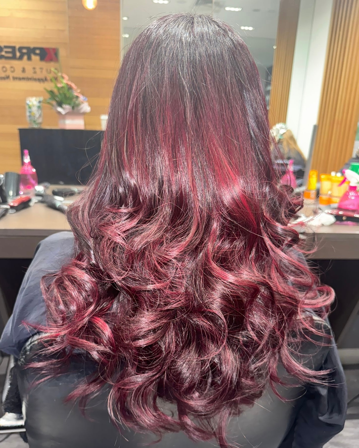 Deep red curled colour transformation