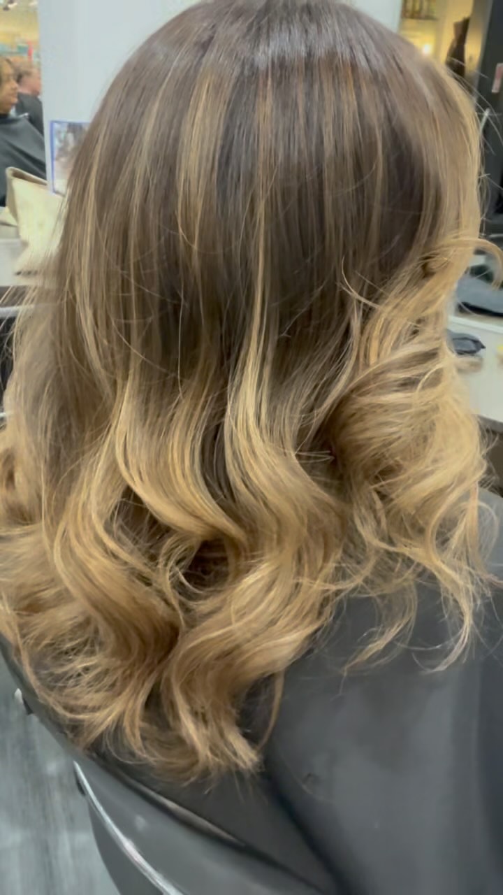 Seamless brunette to blonde balayage